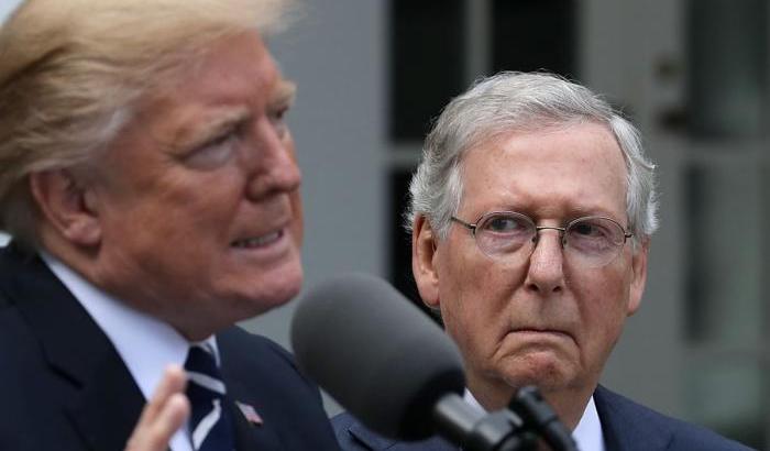 Mitch McConnell e Trump