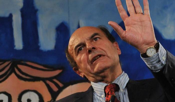 Bersani replica a bestie e bestioline: "La macchina spargiveleni si occupa anche di me, ma..."