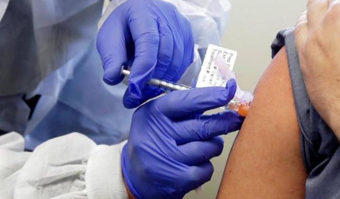Vaccino AstraZeneca: quali sono i casi di trombosi su cui Ema sta ancora indagando
