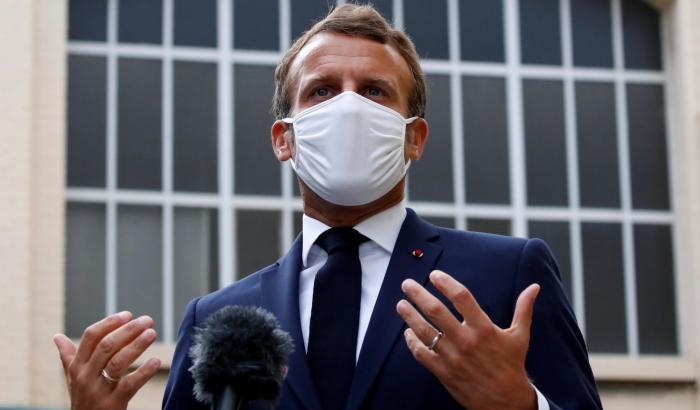 Macron se ne accorge adesso: "Il capitalismo non può più funzionare"