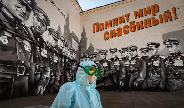 In Russia calano i contagi e riaprono (anche) le discoteche