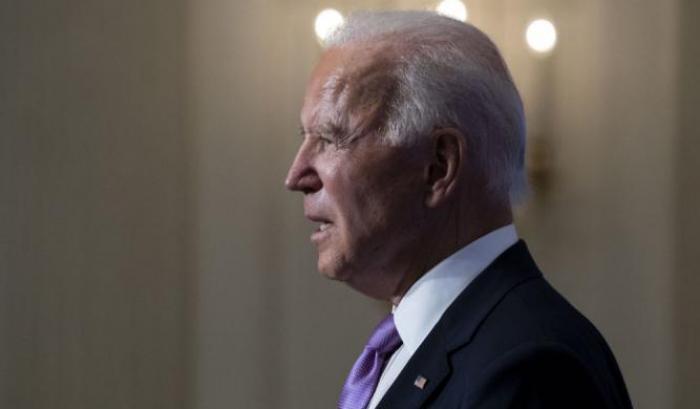 Biden nel Giorno della Memoria: "Ho rivisto la stessa bile antisemita da nazionalisti bianchi e neonazisti"