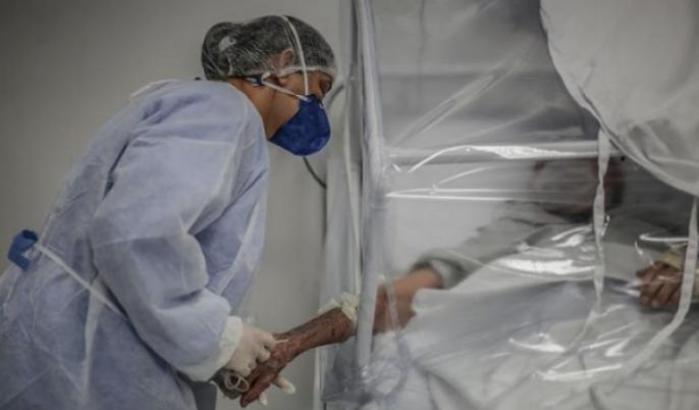 Il Covid 'picchia' ma non dilaga: 477 morti e  13.574 i nuovi contagiati