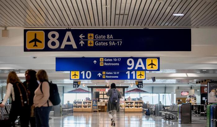 All'aeroporto di Oakland distributori per test rapidi Covid. Ma i prezzi...