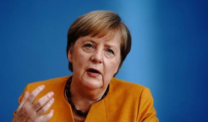 Merkel: "I vaccini contro il Covid potrebbero essere necessari per molti anni"