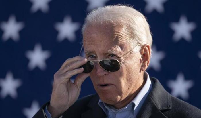 La 'vendetta' di Biden: vuole vietare che a Trump arrivino ancora le note degli 007