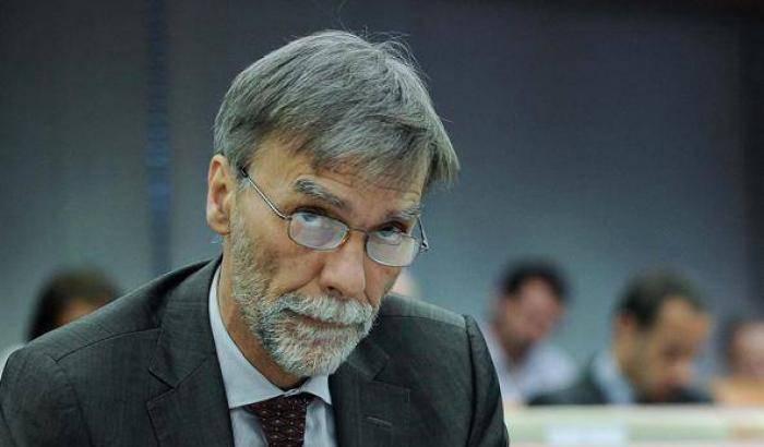 Delrio disponibile a farsi da parte per la parità di genere, Letta lo ringrazia