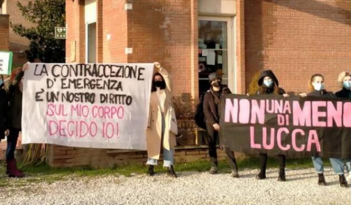 Una farmacista nega la pillola del giorno dopo, Fratoianni: "Insensato e inaccettabile"