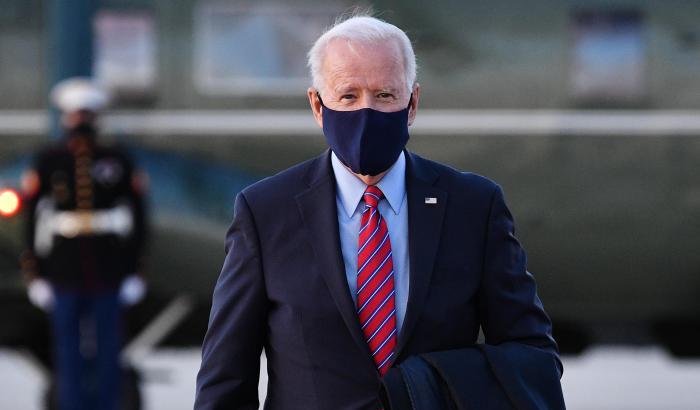 Biden pensa a riaprire i confini per i viaggiatori: la decisione a maggio