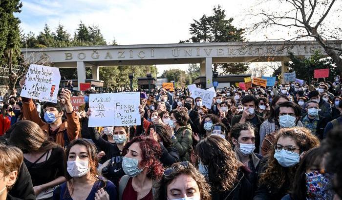 Proteste all'Università Boğaziç di Istanbul