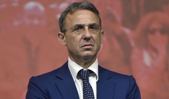 L'addio del ministro dell'Ambiente Costa: "Ritorno nei ranghi dell'Arma dei Carabinieri"