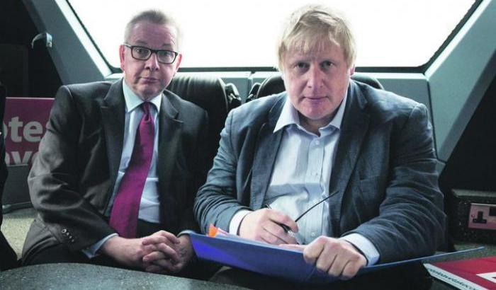 L'idea di Boris Johnson: test rapidi per la riapertura di teatri e club