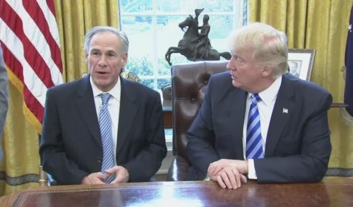 Il governatore del Texas, Gregg Abbott con Donald Trump