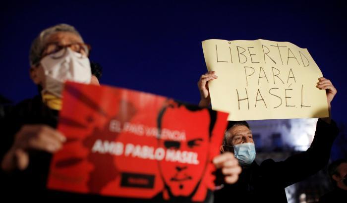 00059E0C-manifestanti-a-favore-della-liberta-per-pablo-hasel Manifestanti a favore della libertà per Pablo Hasel