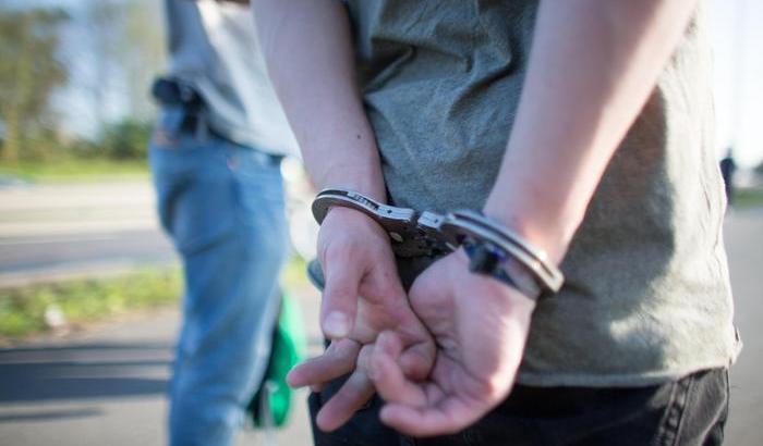 Treviso, operaio violenta due 13enni: "Sequestrate e abusate in un garage"