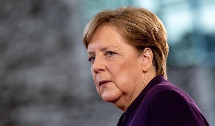 Merkel, 'ultimatum' all'Ema: "Se non approva Sputnik, la Germania potrebbe fare da sola"