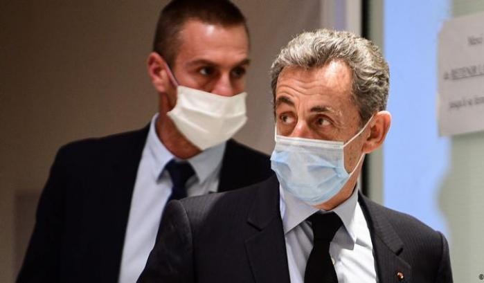 Sarkozy ha corrotto un magistrato: condannato a tre anni