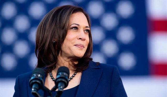 Kamala Harris allude a Trump in collegamento con Bruxelles: "I populisti minacciano le democrazie ovunque"