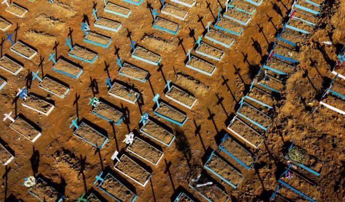 In Brasile quasi 2.000 morti di Covid in un solo giorno: è il numero più altro dall'inizio della pandemia
