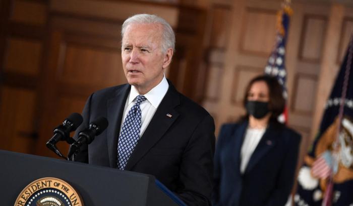 Biden ad Atlanta dopo la strage di donne asiatiche: "Il razzismo è il veleno di questa Nazione"