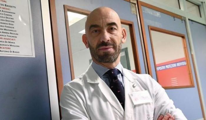 Bassetti difende AstraZeneca: "È un ottimo vaccino, non riesco a capire le polemiche"