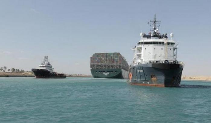 La Ever Given potrà lasciare il canale di Suez: l'armatore dovrà pagare 550 milioni di dollari per i danni