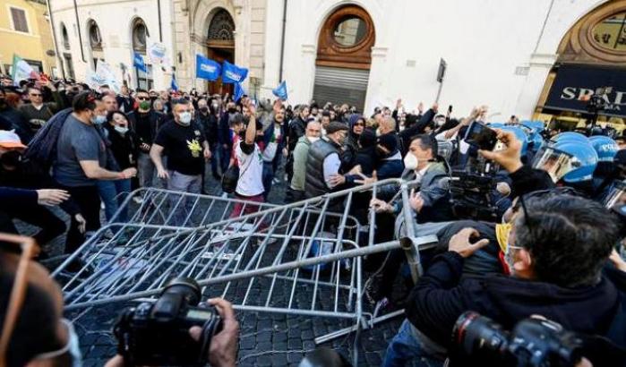 Proteste in Piazza Montecitorio