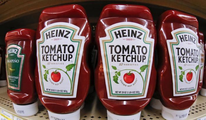 Gli Usa a corto di ketchup per via della pandemia: è panico tra gli americani