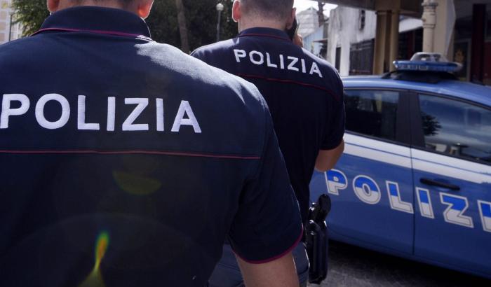 Lo zio orco incatena la nipote e tenta di darle fuoco: arrestato