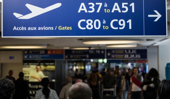 La variante brasiliana spaventa la Francia: sospesi tutti i voli con il paese sudamericano