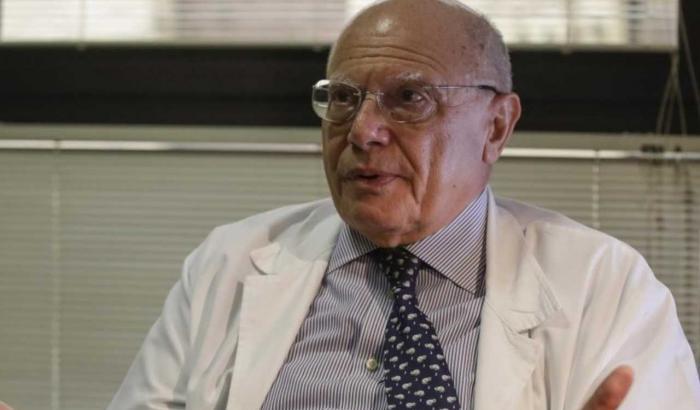 Galli: "Sospendere il vaccino è stato un errore che causerà molti morti"