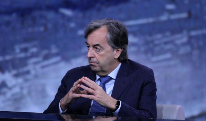 Burioni: "Il contagio all'aperto è difficile ma non impossibile"