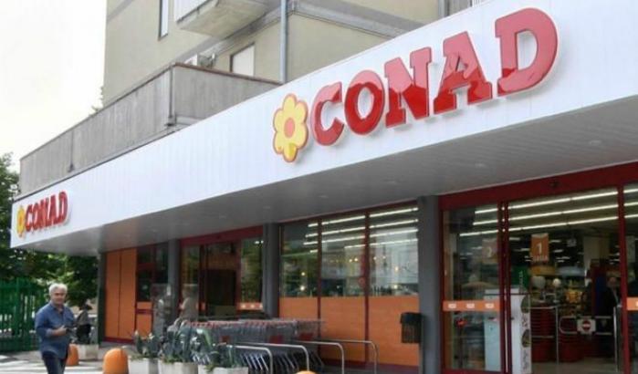 L'ad di Conad tuona: "Vacciniamo i nostri commessi e commesse, rischiano più degli avvocati"