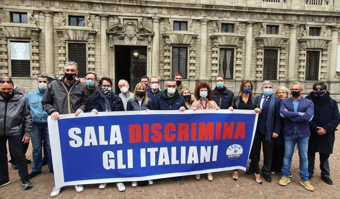 Manifestazione xenofoba della Lega a palazzo Marino