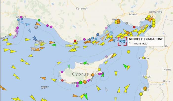Cartina raffigurante un peschereccio italiano in acque internazionali al largo di Cipro