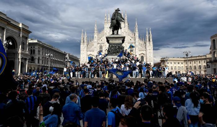 I festeggiamenti dello Scudetto in Piazza Duomo a Milano