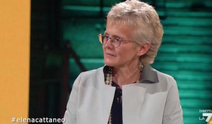 Elena Cattaneo attacca l'anti-scienza a Propaganda Live e sui social è un trionfo