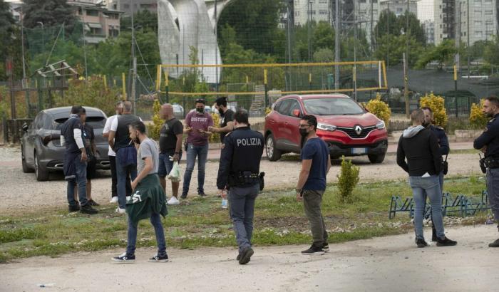Cittadino peruviano accoltellato durante una partita di calcetto a Milano