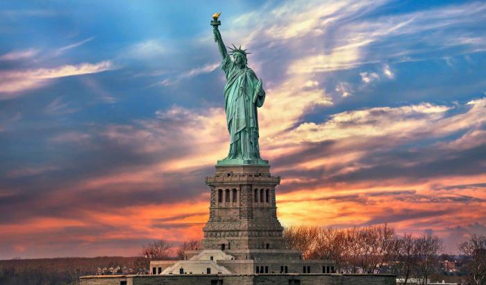 La Francia invia negli Stati Uniti una seconda Statua della libertà: significherà anche accoglienza