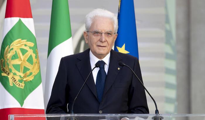 Mattarella durante le celebrazioni del 2 giugno: "Straordinaria opportunità, tempo di rinascita"