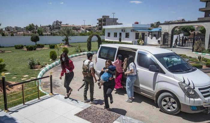 Una madre vicina all'Isis e i suoi tre bambini rimpatriati dalla Siria nei Paesi Bassi