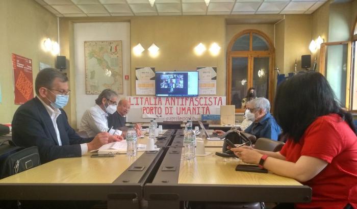 Il forum delle associazioni antifasciste: "Troppo lassismo, la Costituzione va rispettata"