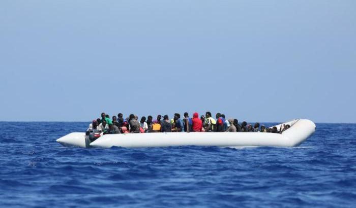 Gommone, migranti