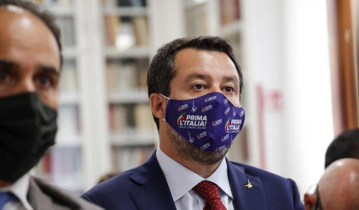 Salvini dice una cosa senza senso: "Togliete l'ideologia dal ddl Zan e lo voto"