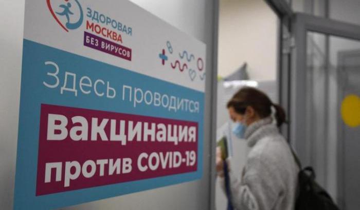 Il Covid dilaga in Russia, oltre 20.500 nuovi contagi: record di vittime a Mosca
