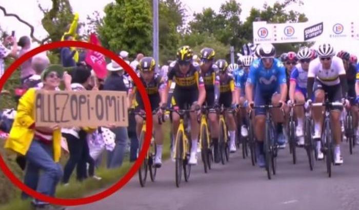 Dopo la fuga arrestata la spettatrice che ha causato la maxi-caduta al Tour de France