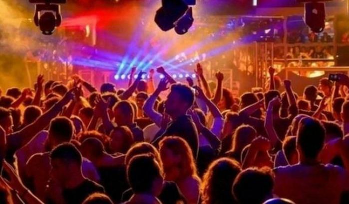 Ci risiamo: picco di contagi in Catalogna, chiudono le discoteche