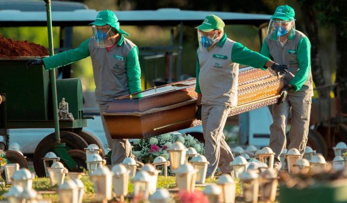Il Covid ha ucciso 4 milioni di persone (ma forse sono tre volte di più)