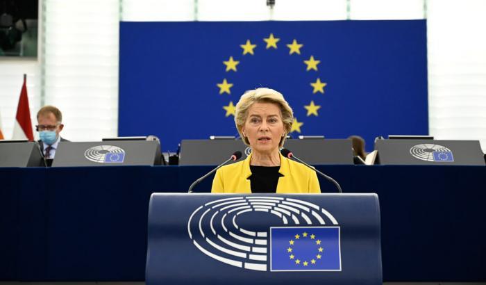 Von der Leyen dura con la Polonia: "Non permetteremo che i valori Ue siano messi a rischio"