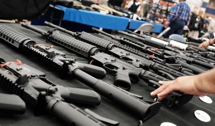 La Corte d'Appello della Virginia ha annullato la legge che vieta la vendita di armi ai minori di 18 anni